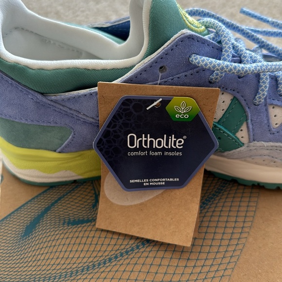 NWT- ASICS gel lyte V - Picture 4 of 5